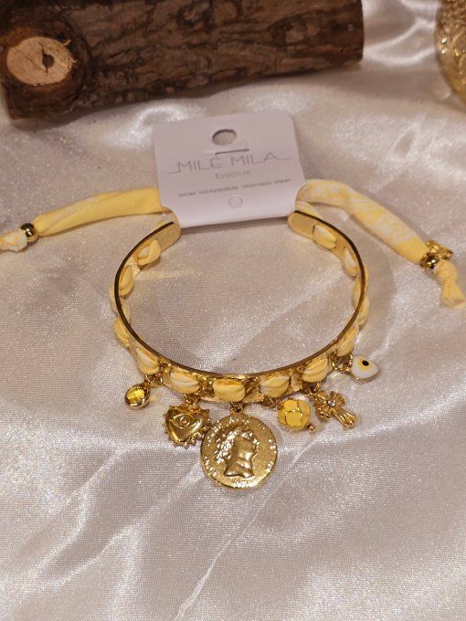 BRACELET