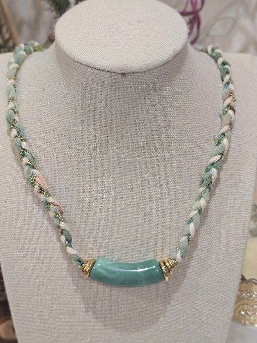 COLLIER