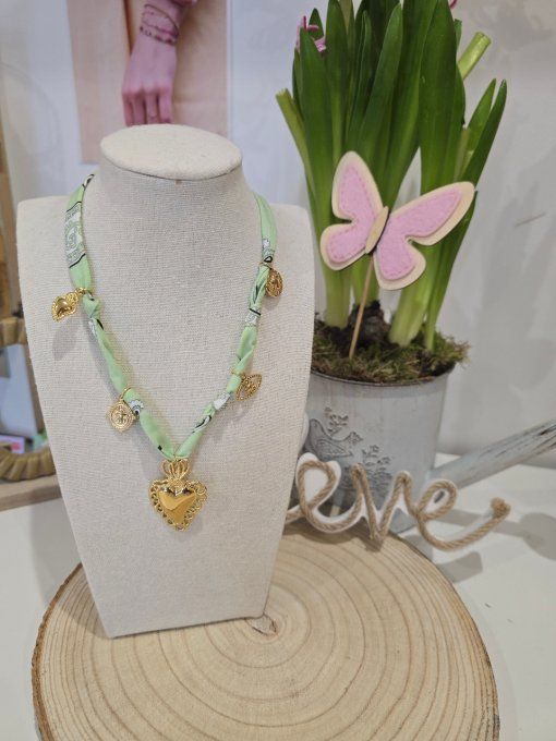 COLLIER