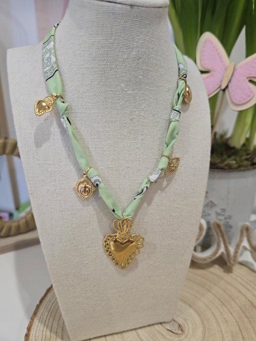 COLLIER