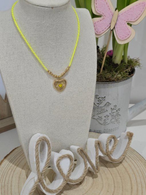 COLLIER