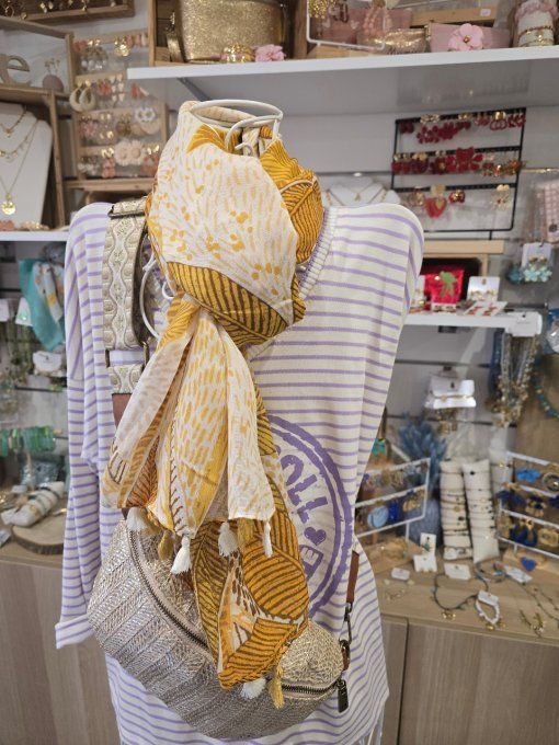FOULARD