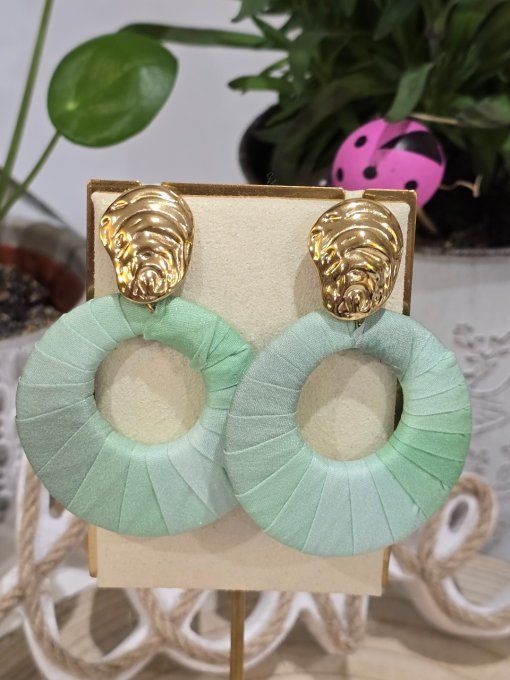 BOUCLES D'OREILLES