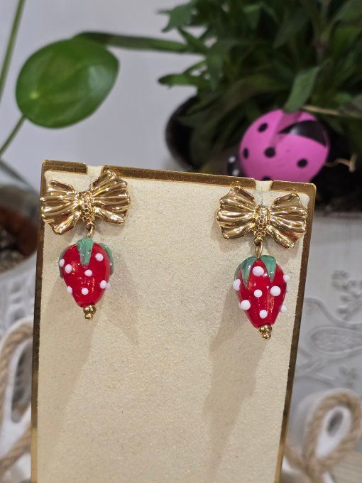 BOUCLES D'OREILLES
