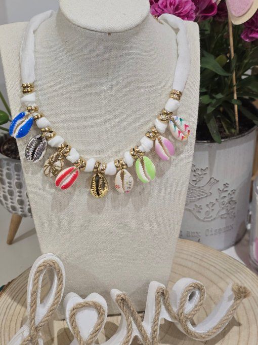 COLLIER