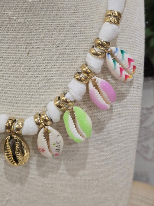 COLLIER