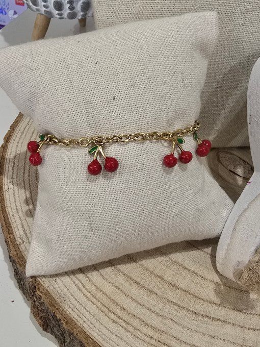 BRACELET