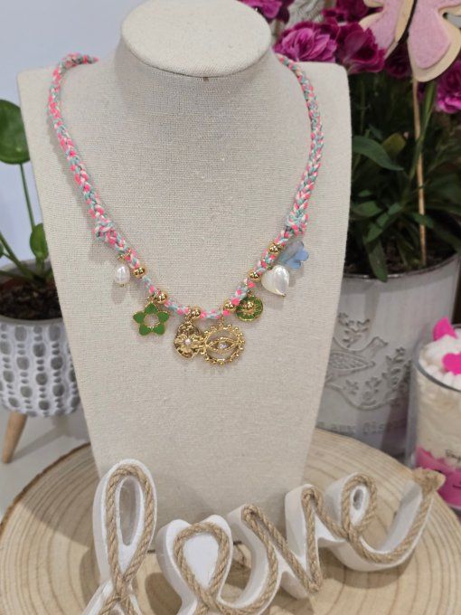 COLLIER
