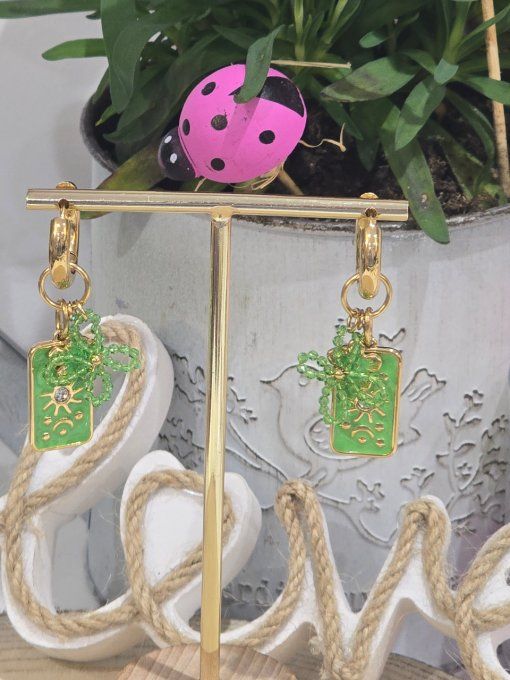 BOUCLES D'OREILLES