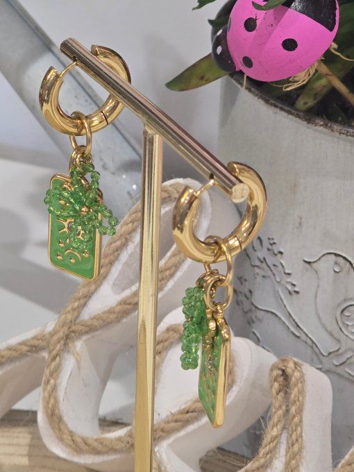 BOUCLES D'OREILLES