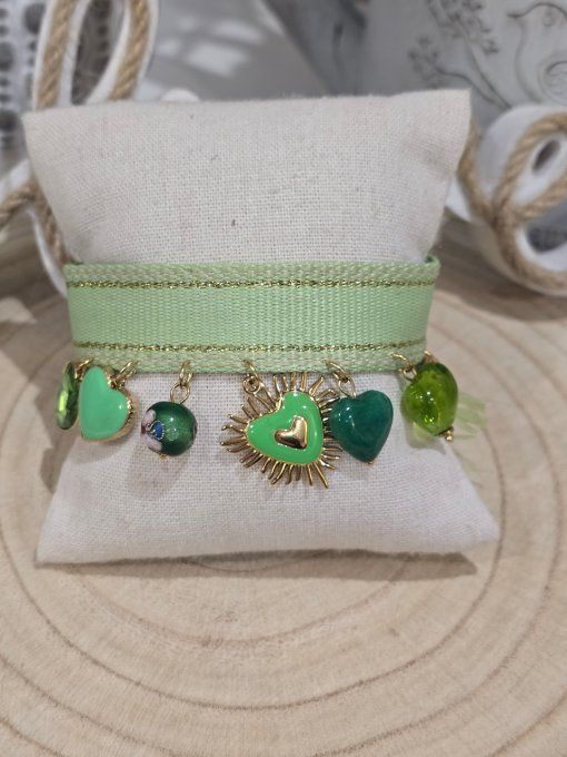 BRACELET