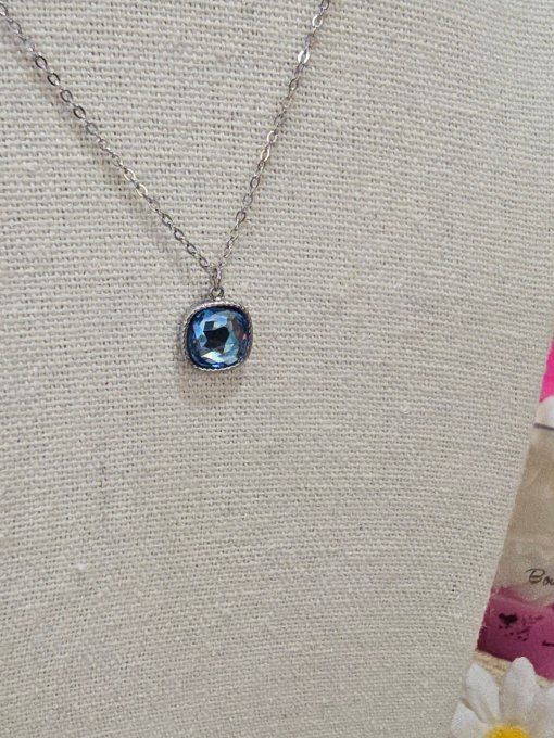 COLLIER
