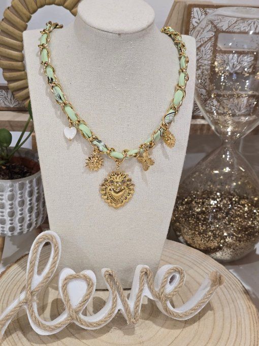 COLLIER