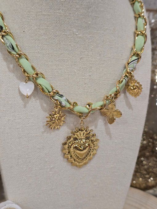 COLLIER