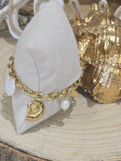 BRACELET