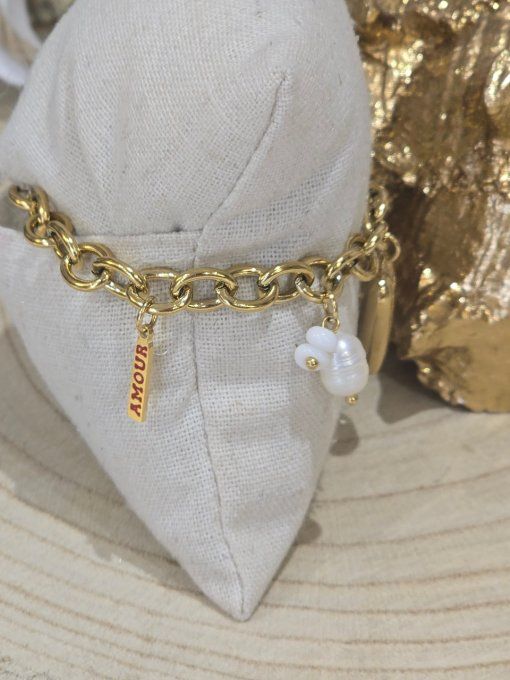 BRACELET