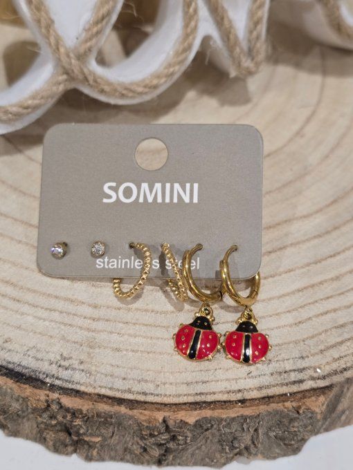 BOUCLES D'OREILLES