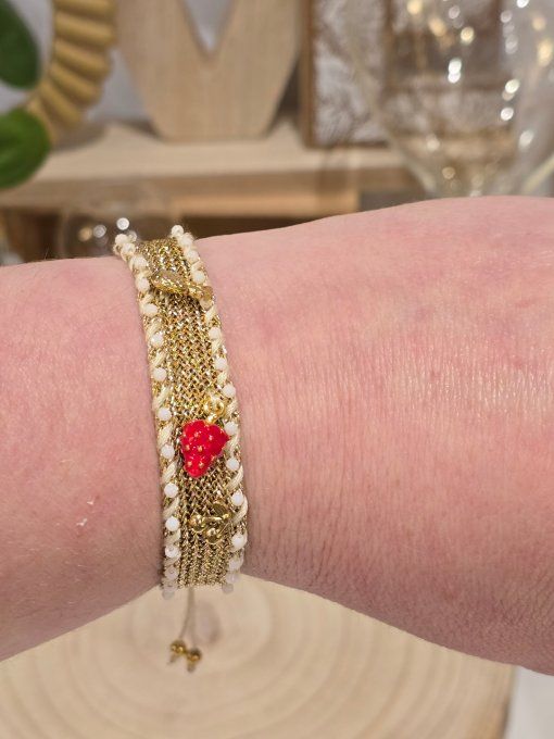 BRACELET