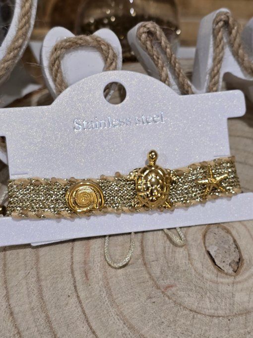 BRACELET