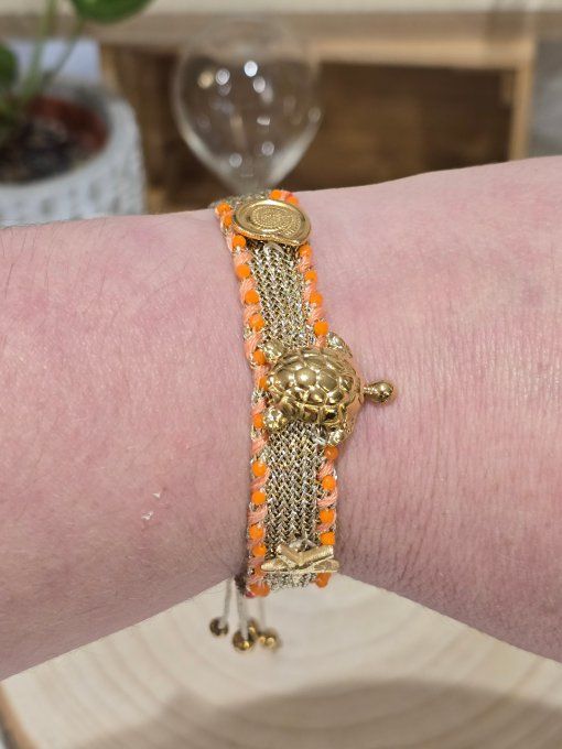 BRACELET