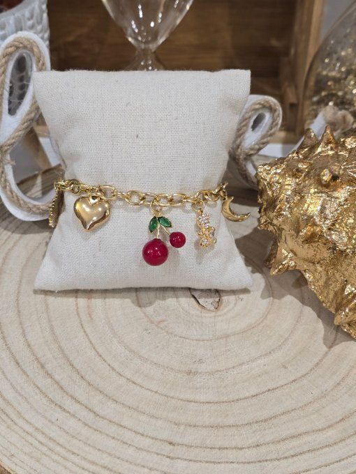 BRACELET