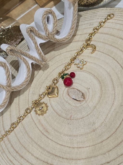 BRACELET
