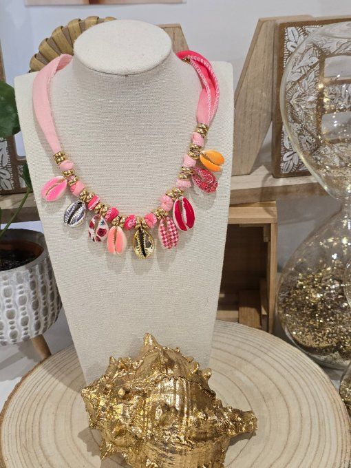 COLLIER