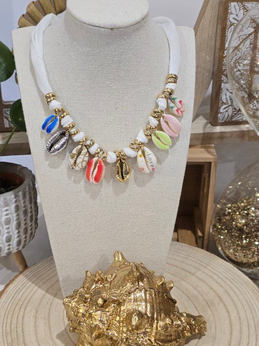 COLLIER