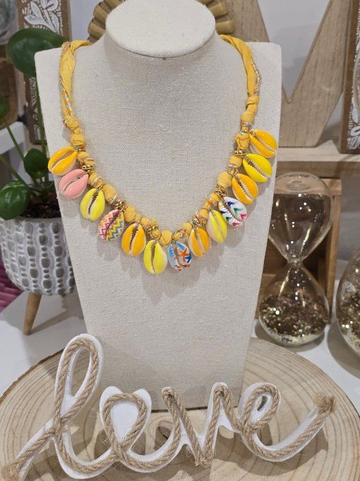 COLLIER
