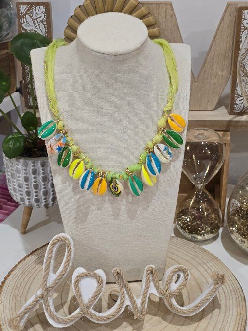 COLLIER
