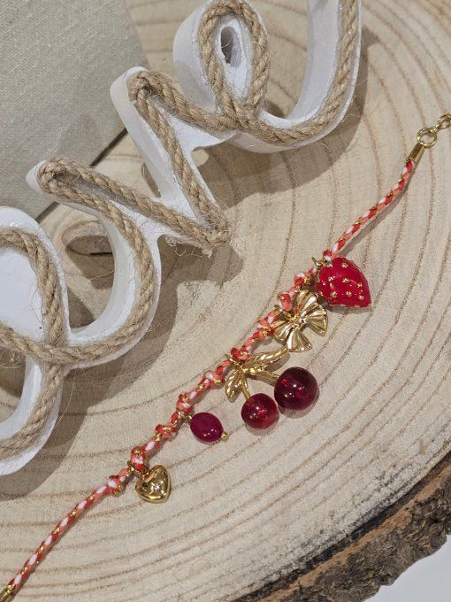 BRACELET