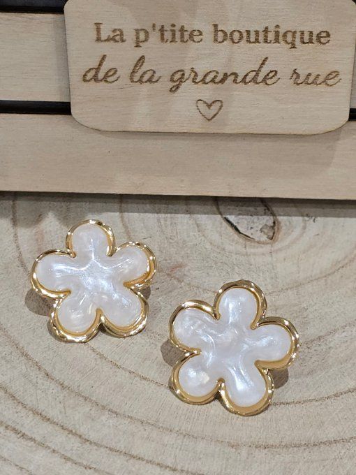 BOUCLES D'OREILLES