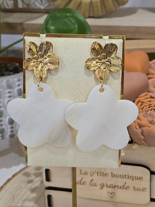 BOUCLES D'OREILLES