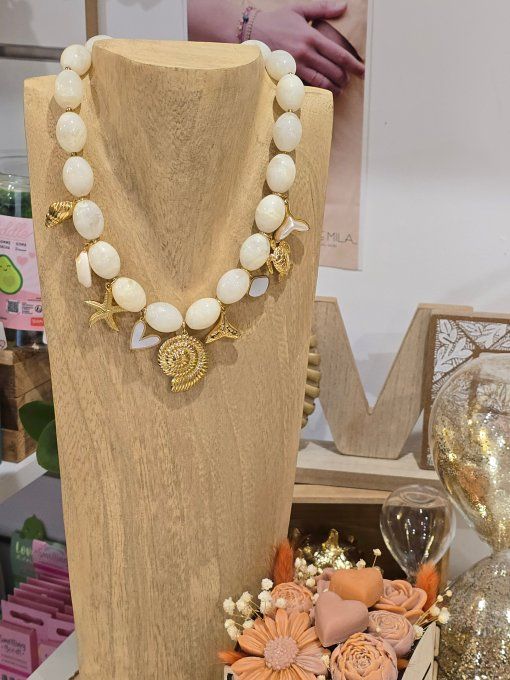 COLLIER