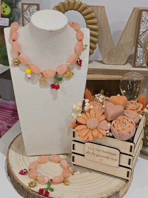 COLLIER