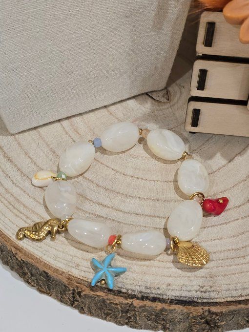 BRACELET