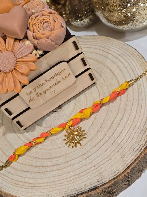BRACELET