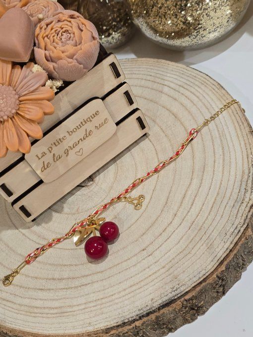 BRACELET