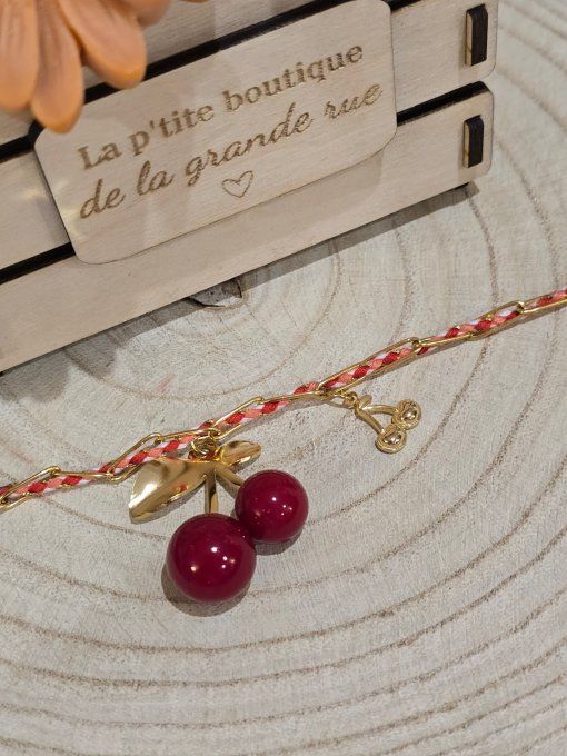 BRACELET