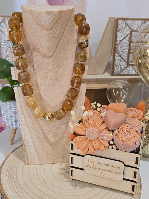 COLLIER