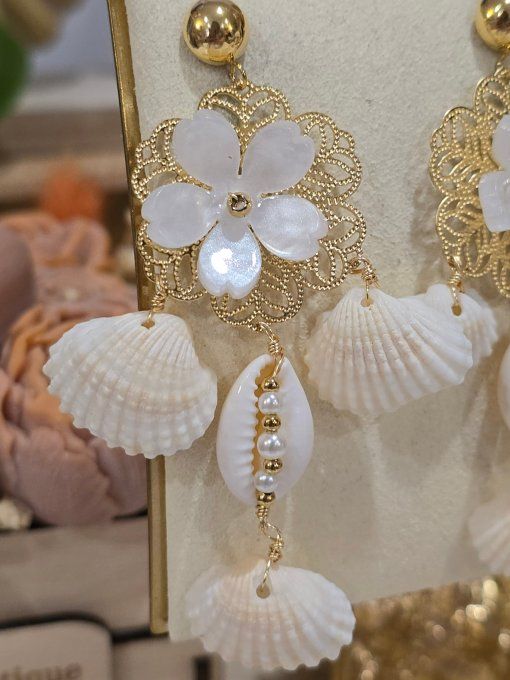 BOUCLES D'OREILLES