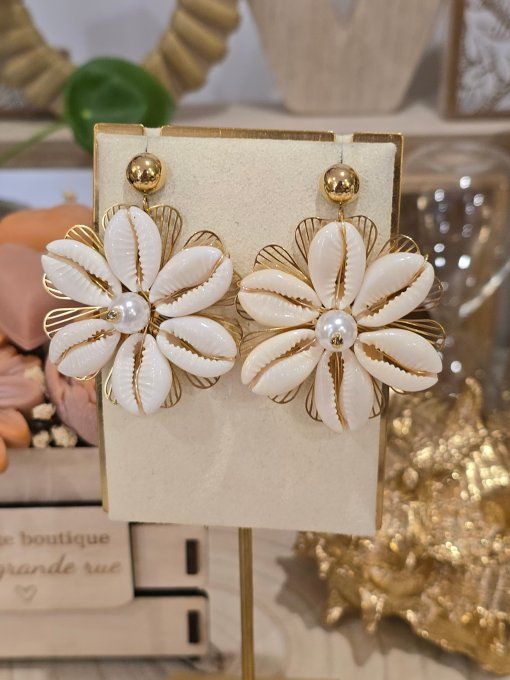 BOUCLES D'OREILLES