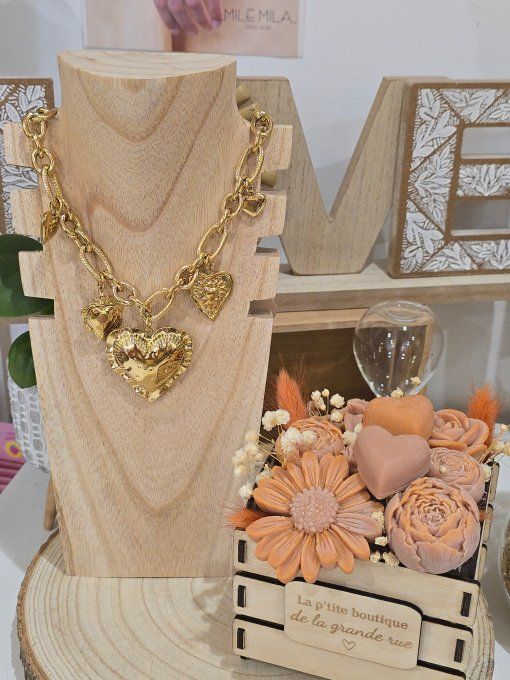 COLLIER