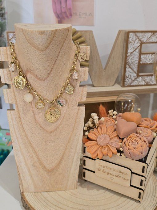 COLLIER