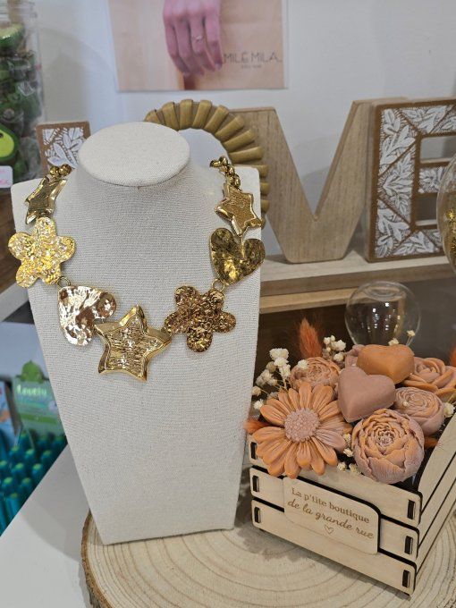 COLLIER