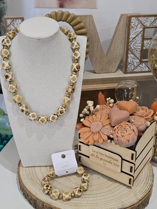 COLLIER