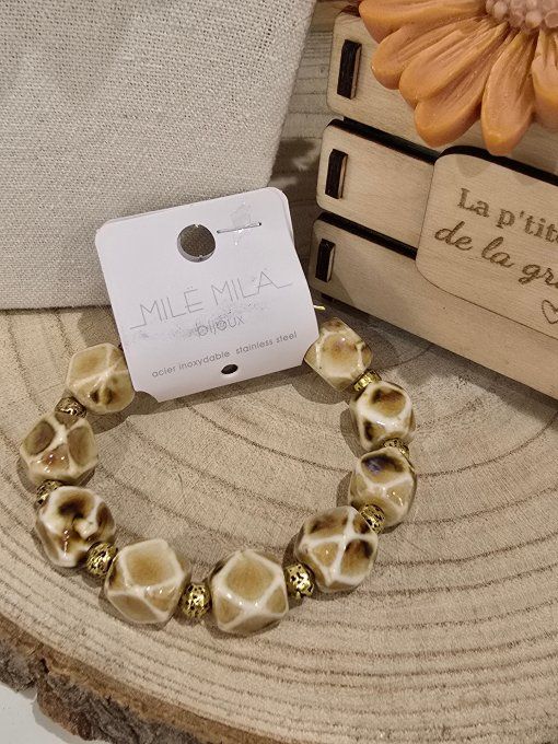 BRACELET