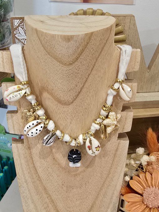 COLLIER