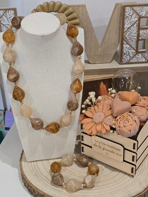 COLLIER