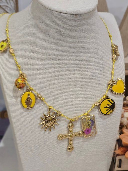 COLLIER